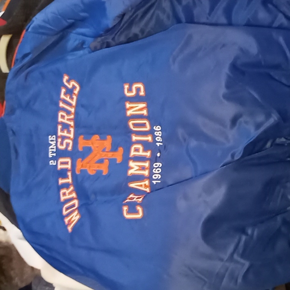 Jackets - Picture 4 of 8